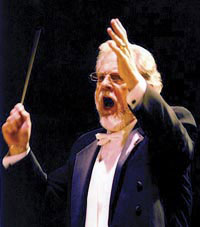 Maestro Ken Staton