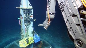 Collecting water samples from the subseafloor. Credit: WHOI, UCSC, US NSF. 