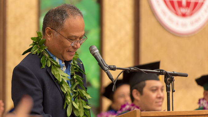 Chad Kālepa Baybayan delivered the <abbr/>UH Hilo commencement address” width=”676″ height=”381″ class=”alignleft size-full wp-image-72597″ /></p>
<div class=