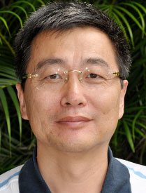 Yucheng Qin, headshot