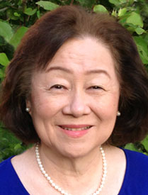Carole Teshima, headshot