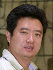 Sun-Ki Chai, headshot