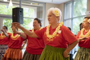 KaHOLO study project participants performing at JABSOM