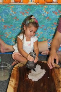 Keiki learning though experiential experiences.