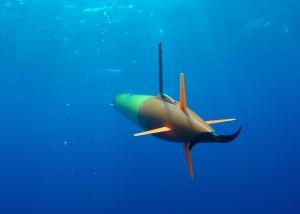 New LRAUV underwater during pre-cruise testing. Credit: Elisha Wood-Charlson, UHM/ SOEST.