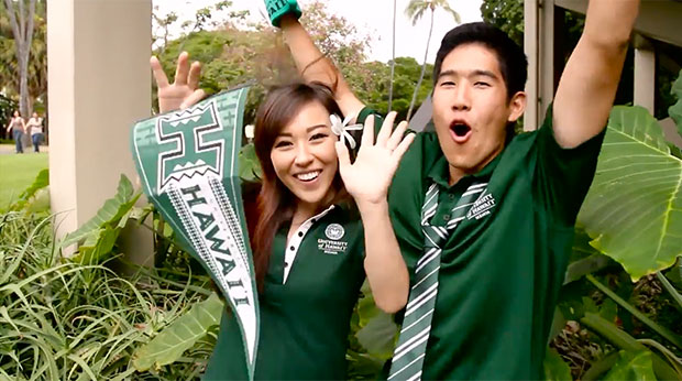 two happy UH Manoa students