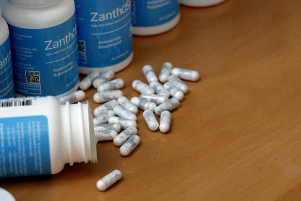 Pill bottles and capsules of Zanthosyn