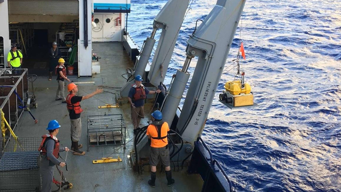 seismograph deployment from ocean vessel
