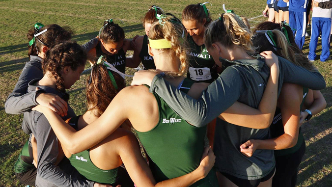 U H women's cross country team