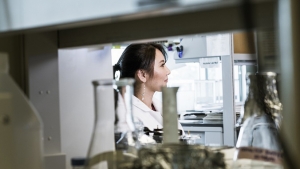 Ruth Taketa in the laboratory.