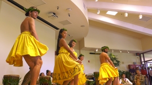 hula dancers