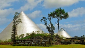 exterior and sign of Imiloa Astronomy Center
