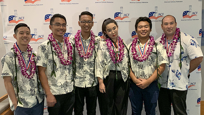 Team Hawaii with their silver medals