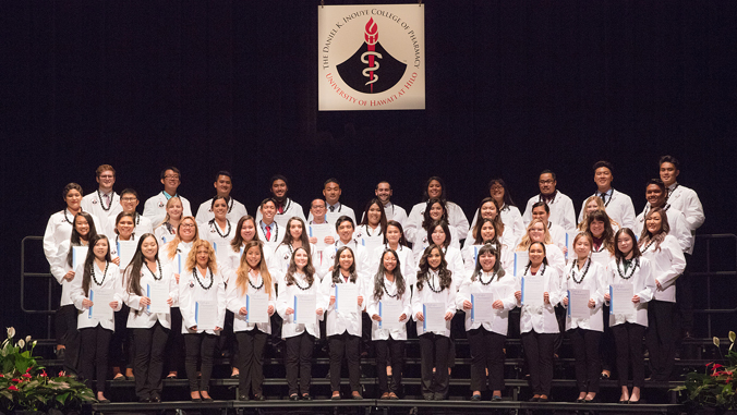 U H Hilo pharmacy students taking pledge