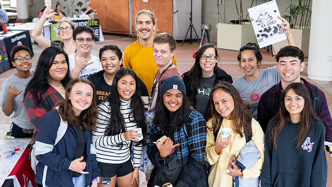 Smiling U H Hilo students