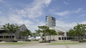 campus shot of UH West Oahu