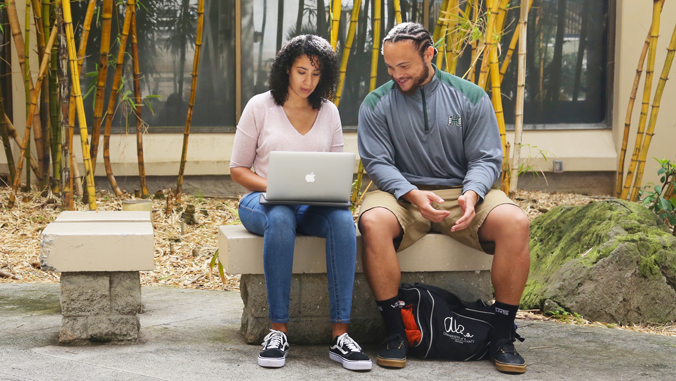 two U H Manoa students