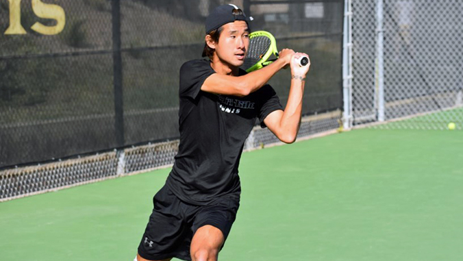 U H Hilo tennis player