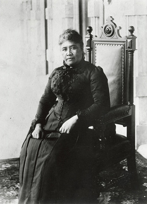 Queen Liliuokalani seated