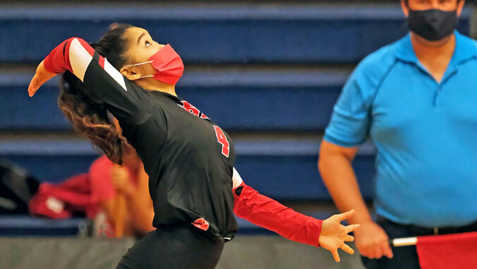 U H Hilo volleyball player