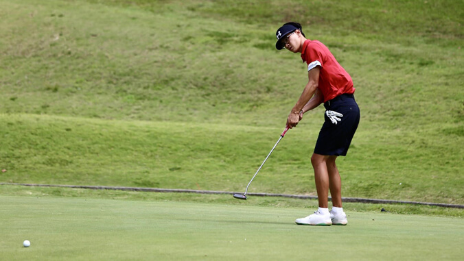 U H Hilo golfer