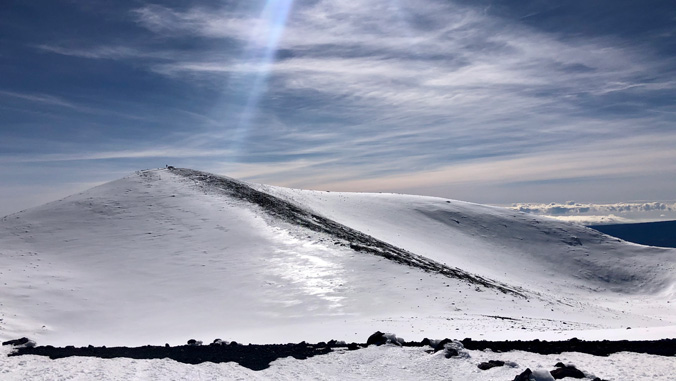 Maunakea summit with snow