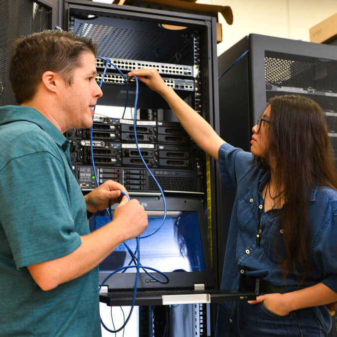 Virtual IT career fair connects UH graduates to local jobs