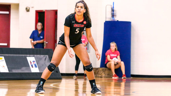 U H Hilo volleyball player