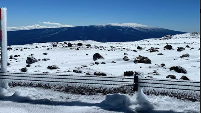 Snow on Maunakea and Maunaloa