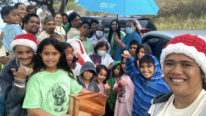 Kamahalohanuilai with her family