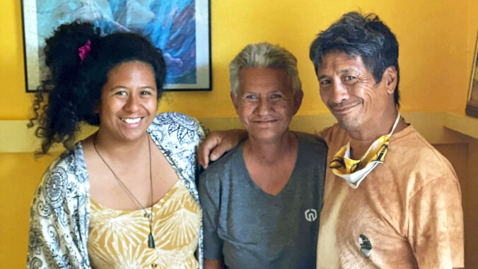 student and her parents