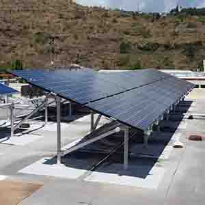 Rooftop solar array on Holmes Hall